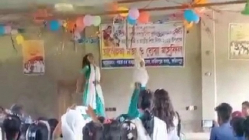 শিক্ষার্থীদের উদ্যাম নাচ ভাইরাল