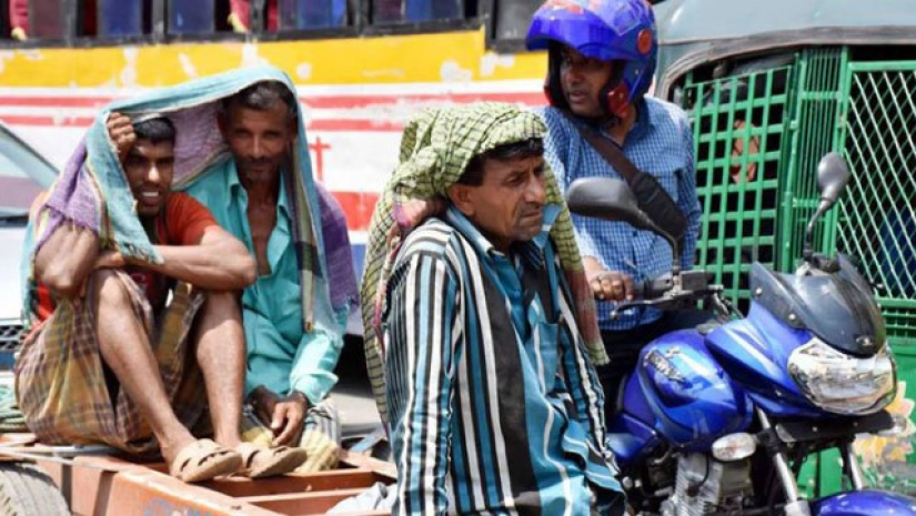 গরমে নাকাল রাজধানীবাসী