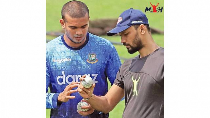 মাশরাফির সঙ্গে তাসকিন আহমেদ