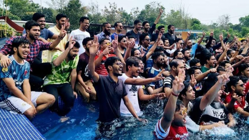 ইস্ট ওয়েস্ট বিশ্ববিদ্যালয়ের ফার্মেসি ডিপার্টমেন্টের পিকনিক