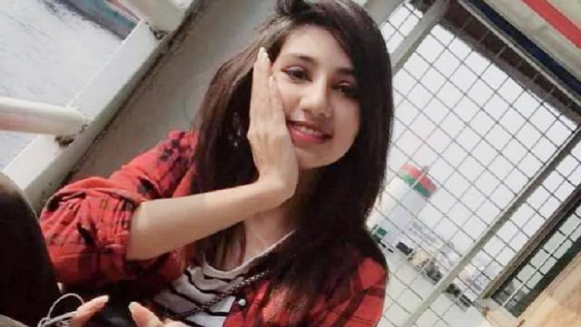 কলেজছাত্রী সামিয়া আফরান জামাল প্রীতি