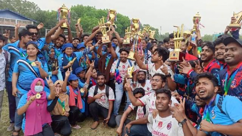 বিজয়ী দলের উল্লাস