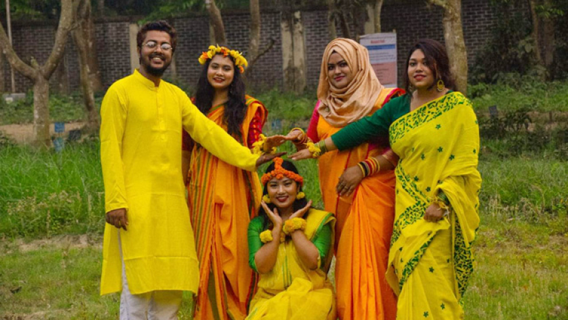 সৃজানার হলুদে বন্ধুরা