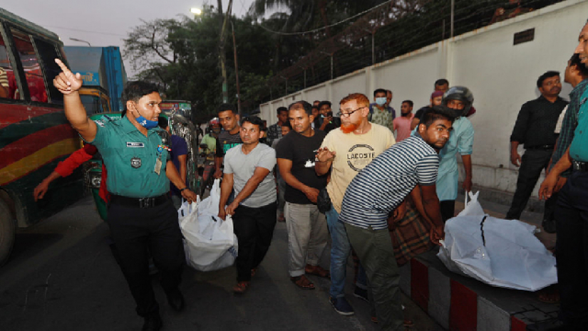 ট্রাকের ধাক্কায় স্বামীসহ প্রাণ গেল অন্তঃসত্ত্বা শিক্ষিকার