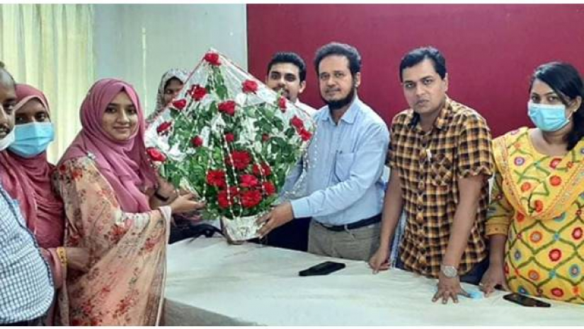 কেশবপুর উপজেলা স্বাস্থ্য কমপ্লেক্সের পক্ষ থেকে সংবর্ধিত মিম