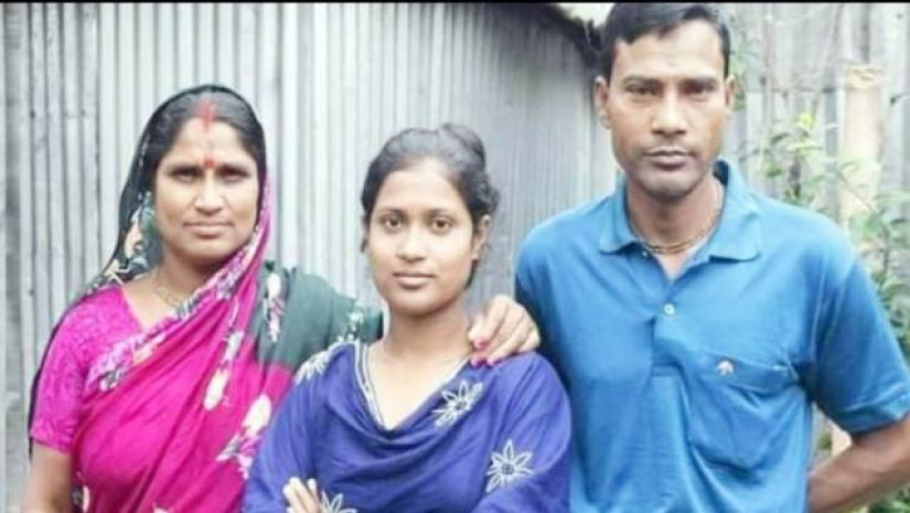 বাবা-মায়ের সঙ্গে দীপ্তি রানী