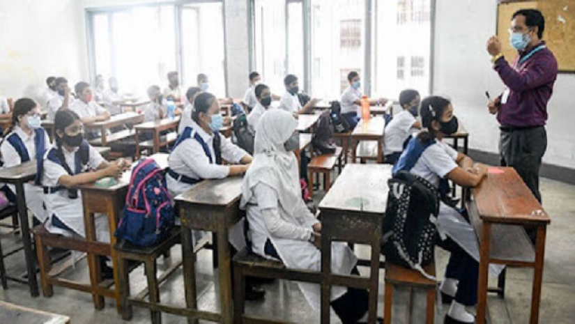 করোনাকালে মাধ্যমিক পর্যায়ে শিক্ষার্থী কমেছে
