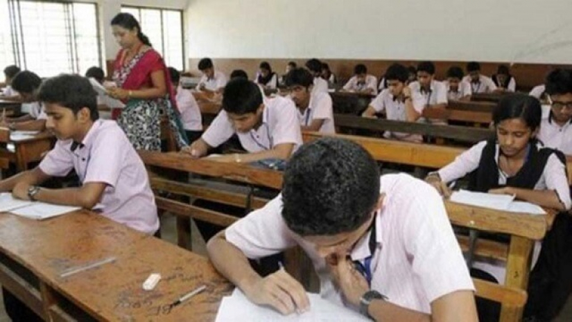 চলতি বছর ভারতে সশরীরে মাধ্যমিক পরীক্ষা অনুষ্ঠিত হয়েছে