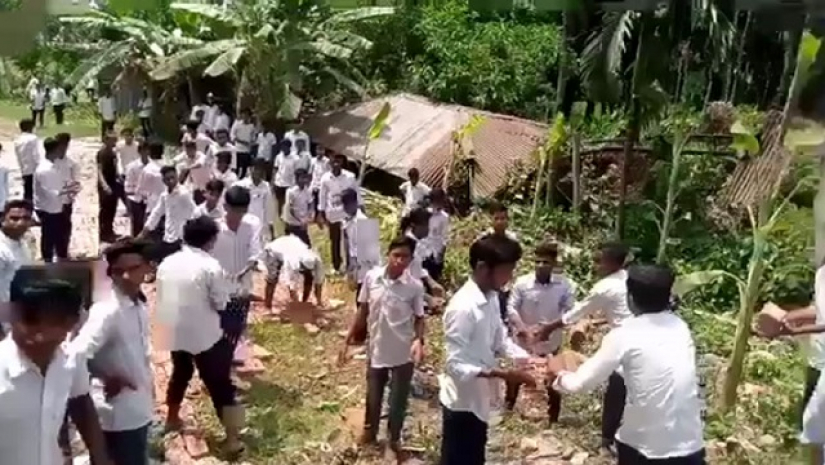 ছাত্রদের জায়গা দখলের চেষ্টা