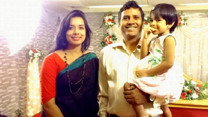 স্ত্রী সন্তানসহ ডা. বুলবুল