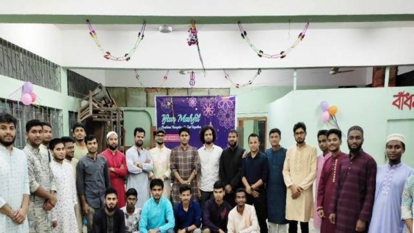 জেডার ইফতার মাহফিলে অতিথি ও শিক্ষার্থীবৃন্দ