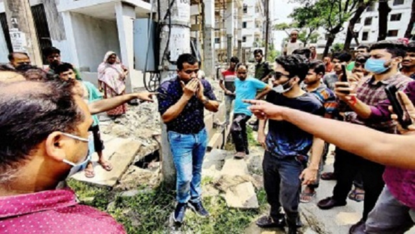 নর্থ সাউথের ছাত্রদের হাতে মারধরের শিকার হন জাবি শিক্ষক আতিকুর রহমান