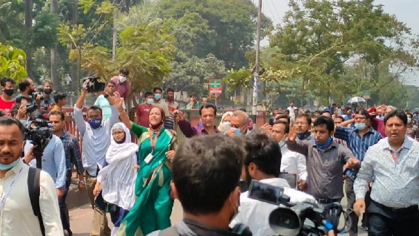 আলোচনার জন্য যাচ্ছেন ঢাকা কলেজের শিক্ষকরা