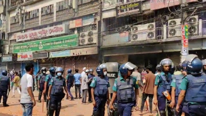 ঘটনাস্থলে পুলিশ