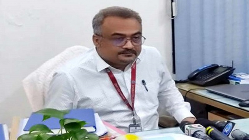 সংবাদ সম্মেলনে ঢাকা কলেজ অধ্যক্ষ