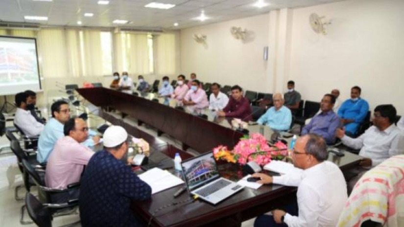 অনুষ্ঠানে অতিথি হিসেবে উপস্থিত ছিলেন রাবি ভিসি