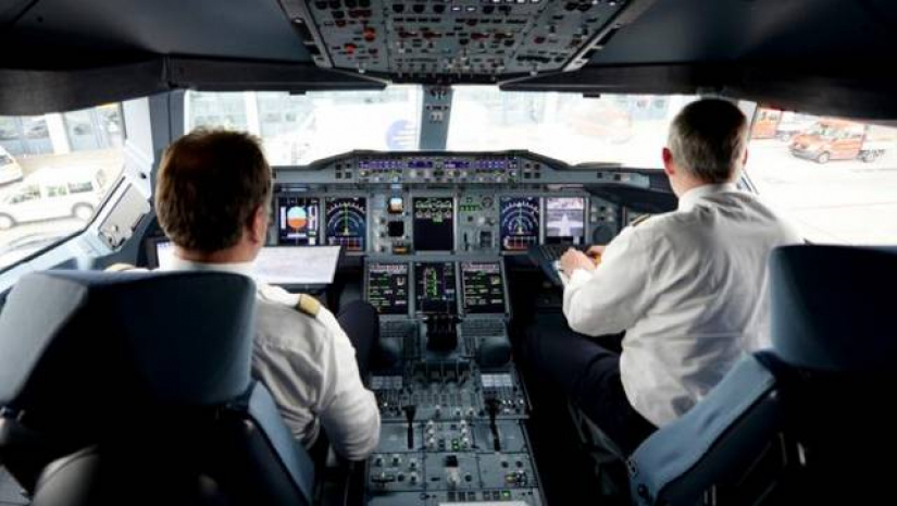 বিনা খরচে পাইলট হওয়ার সুযোগ
