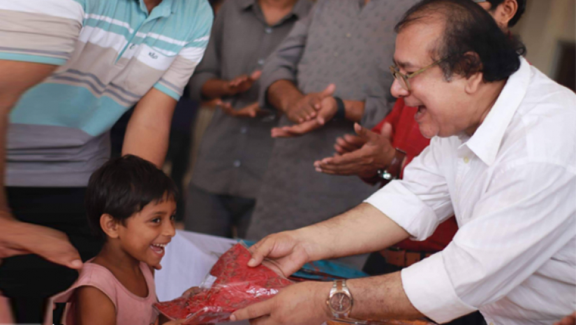 অসহায় শিশুদের মুখে হাসি ফোটালো ববি বন্ধুসভা 