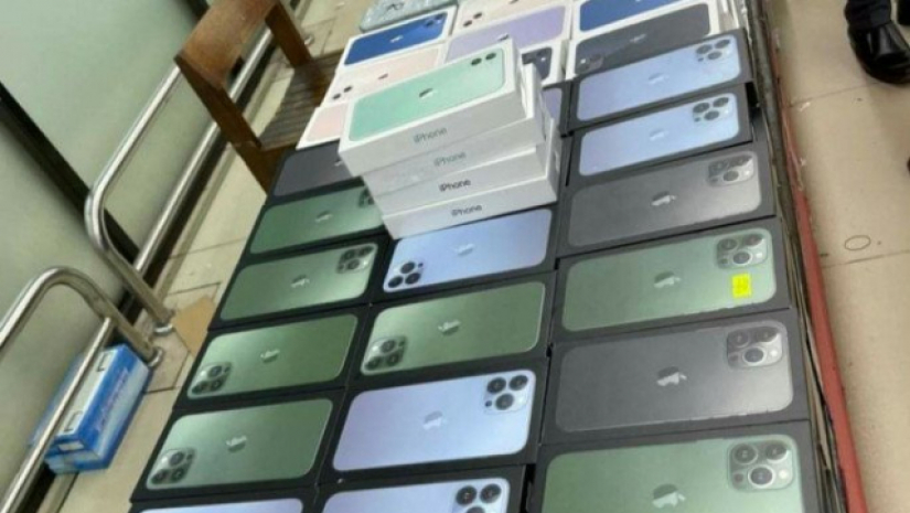 জব্দকৃত আইফোন