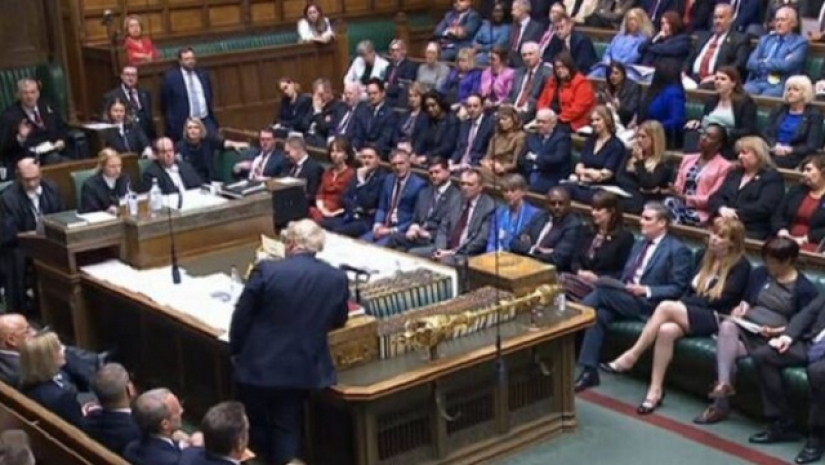 পার্লামেন্টে বসে পর্নোগ্রাফি দেখার অভিযোগ ব্রিটিশ এমপির বিরুদ্ধে!