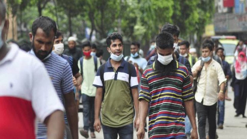 পরিবারের সঙ্গে ঈদ পালন করতে ঢাকা ছাড়েন অনেকে