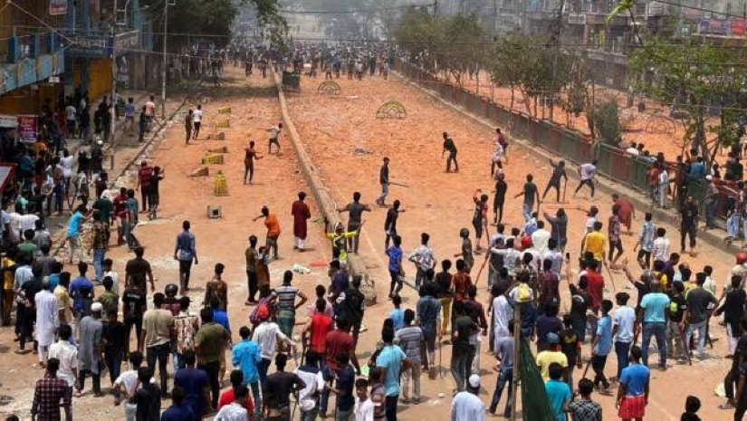 নিউমার্কেট এলাকায় সংঘর্ষ 