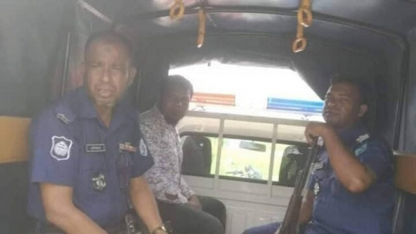 আটক স্বাস্থ্য সহকারী মমিন প্রামাণিক