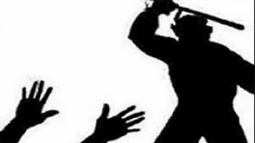 বাড়ি থেকে ডেকে নিয়ে স্কুলছাত্রকে গাছে বেঁধে নির্যাতন