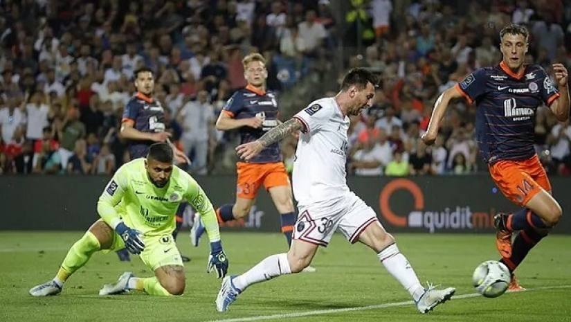 পিএসজির হয়ে জোড়া গোল করেছেন লিওনেল মেসি