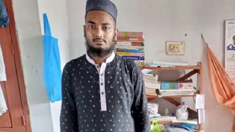 সিট থেকে নিচে ফেলা হয় ভুক্তভোগী শিক্ষার্থী