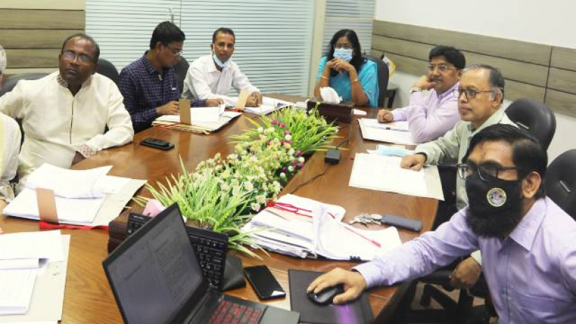 আন্তঃবিশ্ববিদ্যালয় কর্মকর্তা-কর্মচারী নেতৃবৃন্দের সাথে ইউজিসির সভা