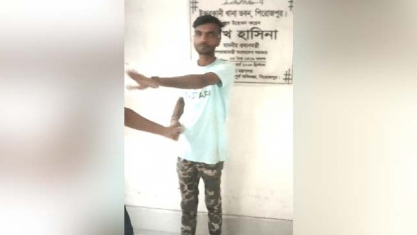 ‘ছেলের নির্যাতন থেকে আমরা বাঁচতে চাই, তাই বাধ্য হয়ে পুলিশে দিয়েছি’