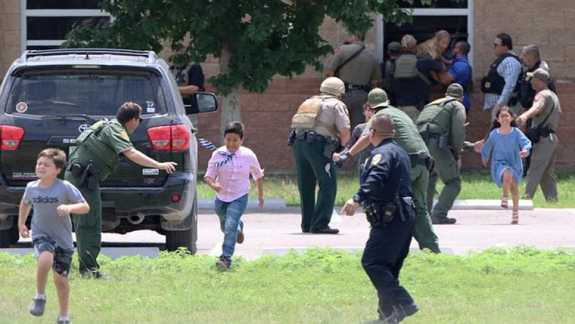 গায়ে রক্ত মেখে শুয়ে ছিল ১১ বছরের বালক, তার সামনেই গুলিবিদ্ধ হয় শিক্ষক-সহপাঠী
