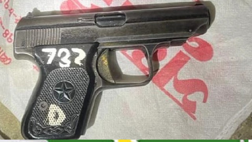 চিরকুট লিখে ফেরত দেওয়া হলো র‌্যাবের অস্ত্র