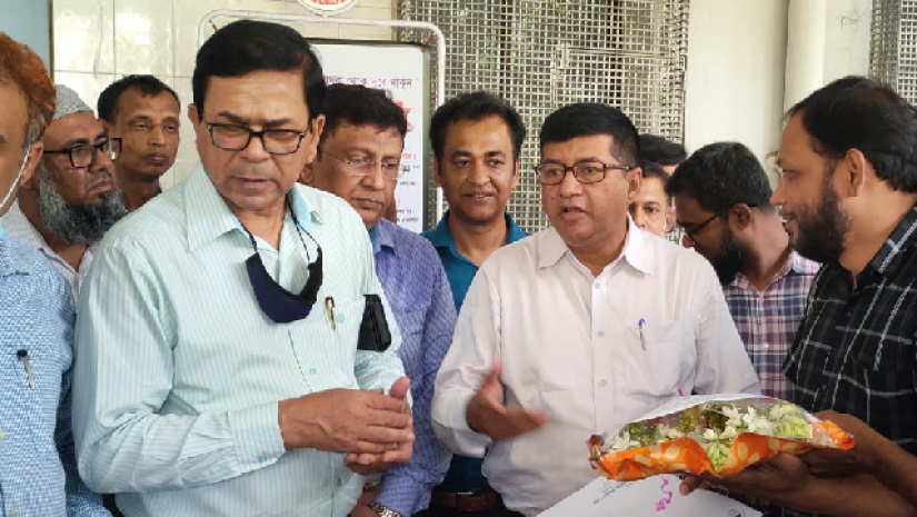 ঢাকা কলেজ পরিদর্শন করছেন শিক্ষা সচিব