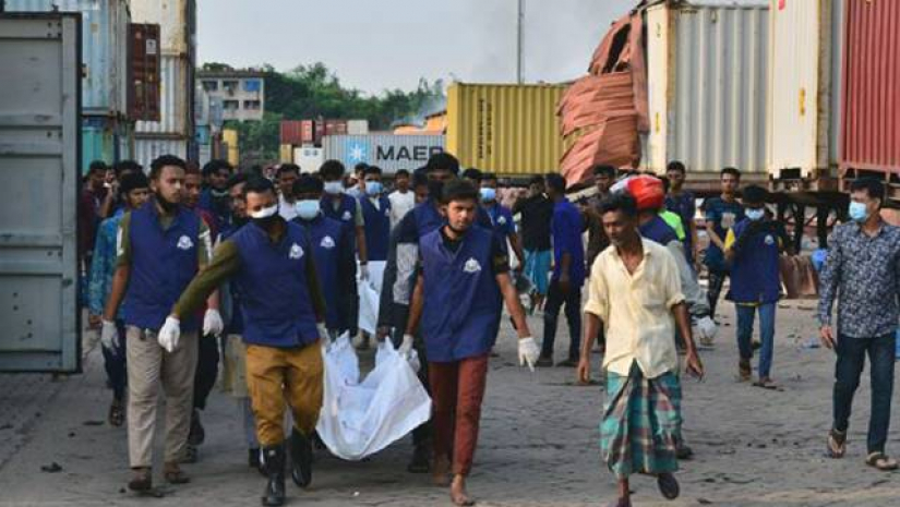 সীতাকুন্ডে কনটেইনার ডিপোতে ভয়াবহ অগ্নিকাণ্ড