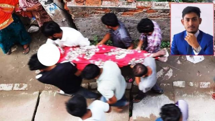 উদ্ধার করে কাজল মন্ডলকে হাসপাতালে নেওয়া হচ্ছে