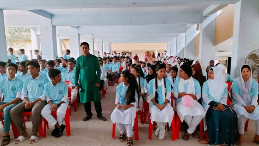 দুমকিতে এসএসসি পরীক্ষার্থীদের বিদায় সংবর্ধনা