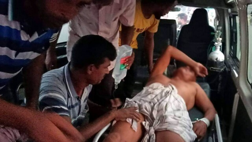 কর্মীদের নিয়ে চেয়ারম্যানকে বেধড়ক পেটালেন ছাত্রলীগ নেতা