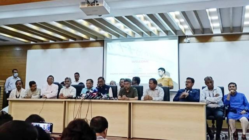 সাংবাদিকদের নিয়ে পদ্মা বহুমুখী সেতু পরিদর্শন