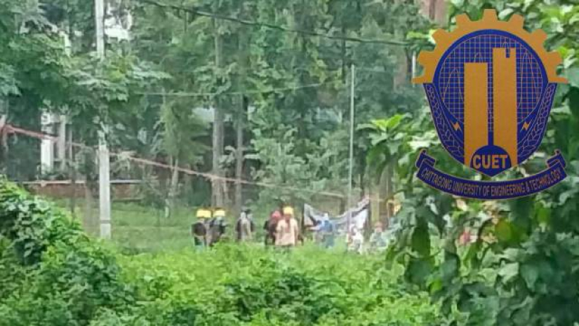 হলুদ হেলমেট মাথায় দিয়ে মহড়া