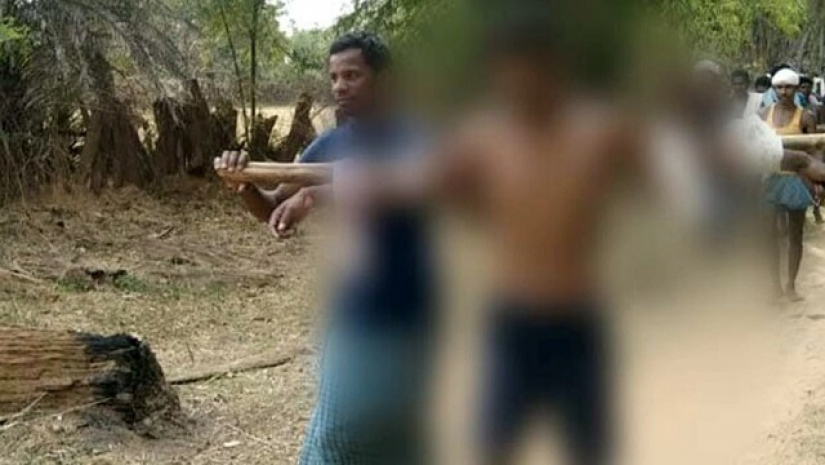 গ্রামে ঘোরানো হচ্ছে অভিযুক্ত ব্যক্তিকে