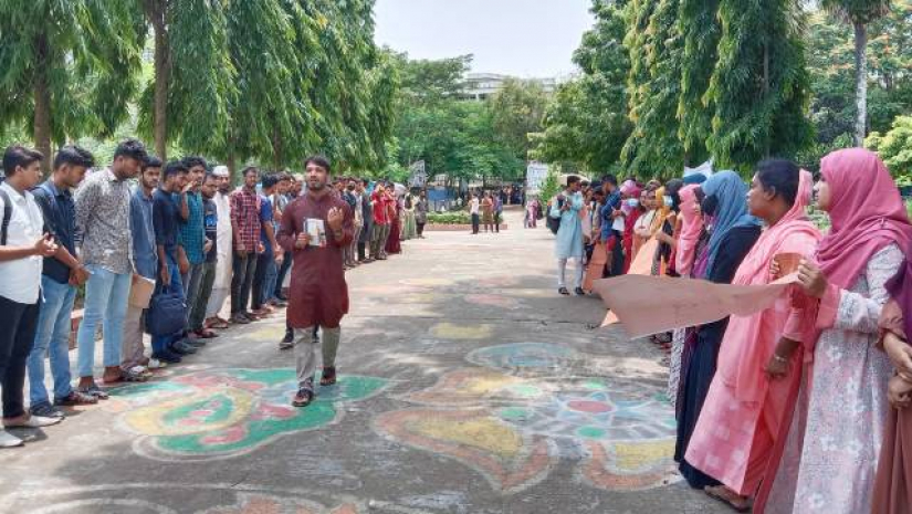 ৭১ টিভির গাড়ি ভাঙচুর করা ছাত্রলীগ নেতার বহিষ্কারাদেশ প্রত্যাহার দাবি
