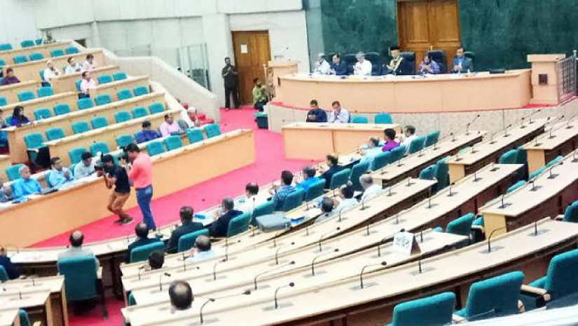 ঢাবির সিনেটে বাজেট অধিবেশন চলছে