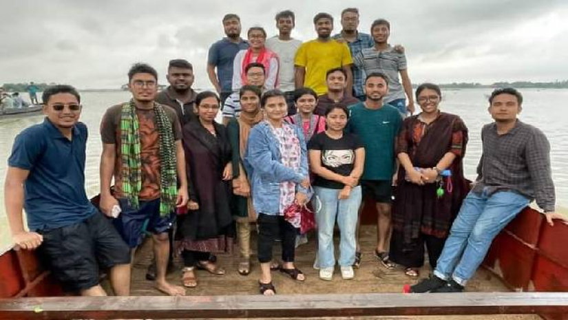 ঢাবির শিক্ষার্থীরা