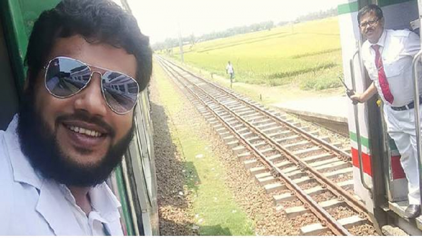 বাবা-ছেলের সেলফি।