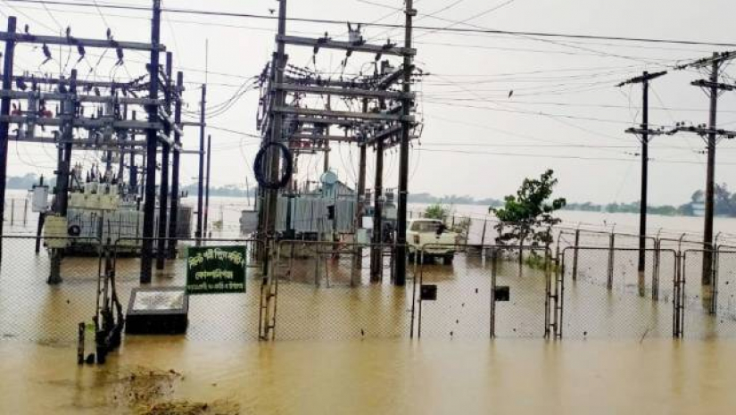 বন্যার পানিতে তলিয়ে গেছে বিদ্যুৎ উপকেন্দ্র
