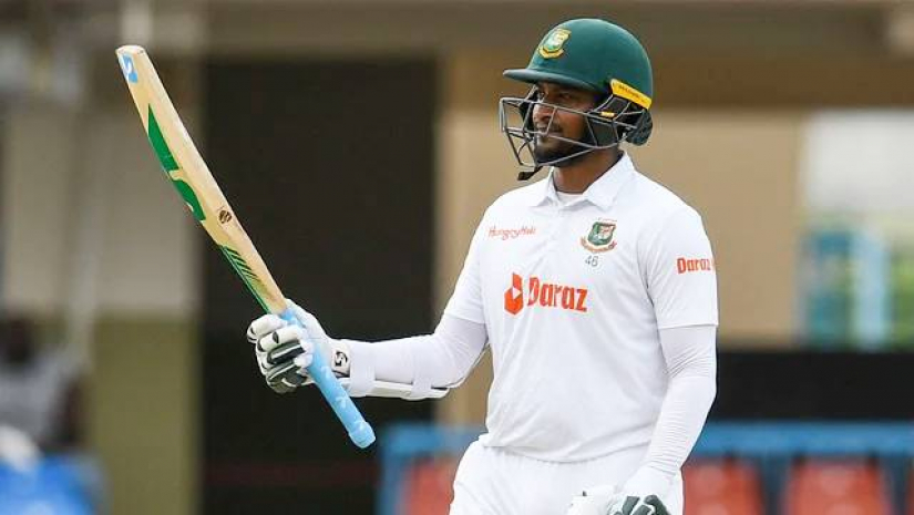 দুই ইনিংসেই অর্ধশতক পেয়েছেন সাকিব