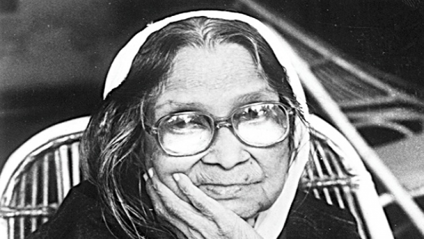 কবি সুফিয়া কামাল
