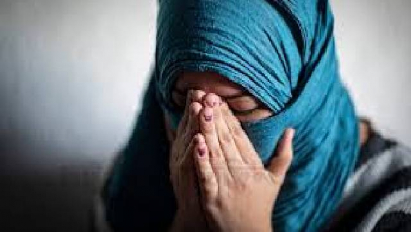 বৃষ্টিতে আটকে পড়া তরুণীকে বাসে তুলে সংঘবদ্ধ ধ র্ষ ণ